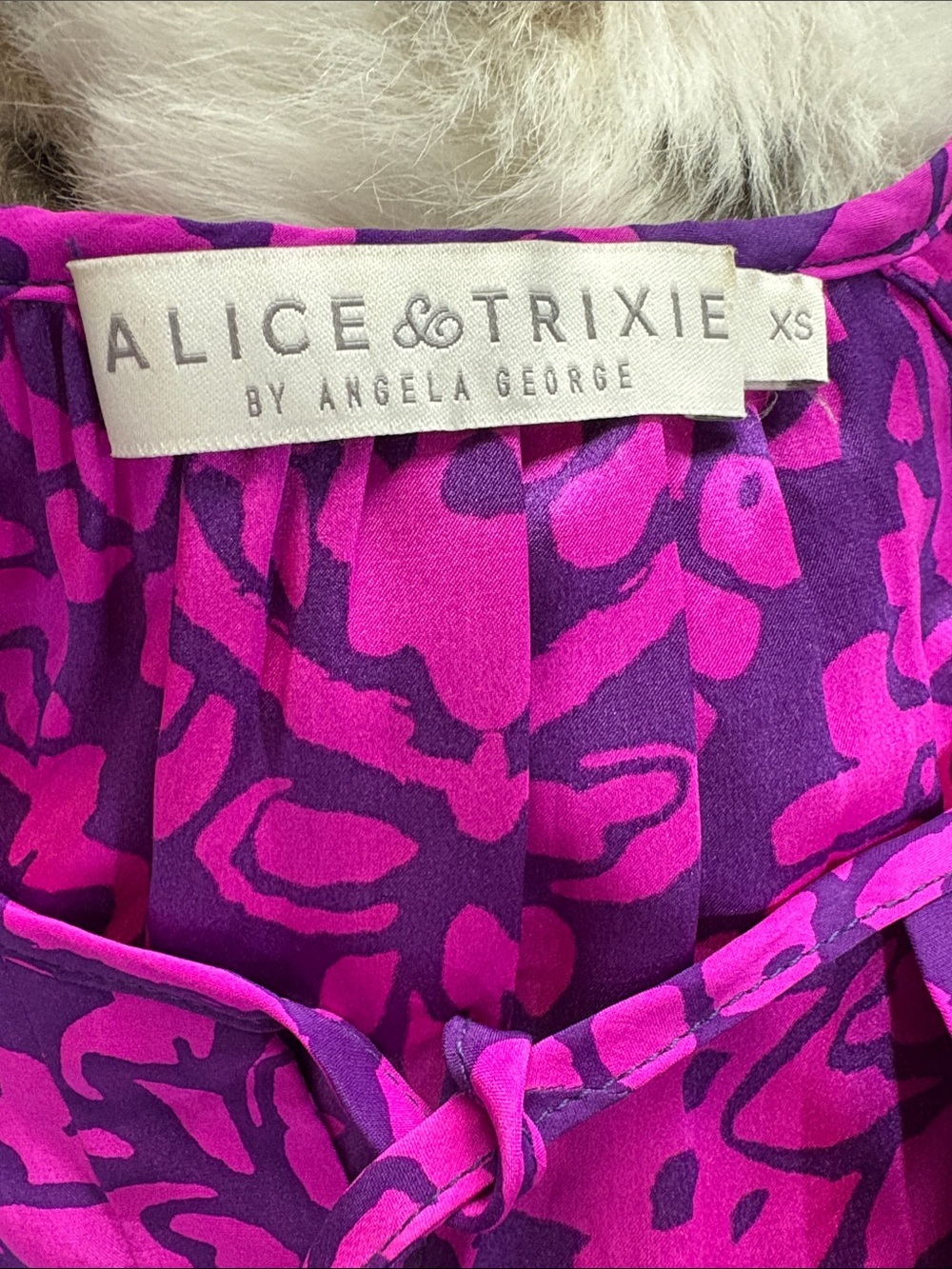 Alice & Trixie purple and Magenta Cold-Shoulder Tie-Neck 100% SILK Blouse XS - Picture 6 of 12